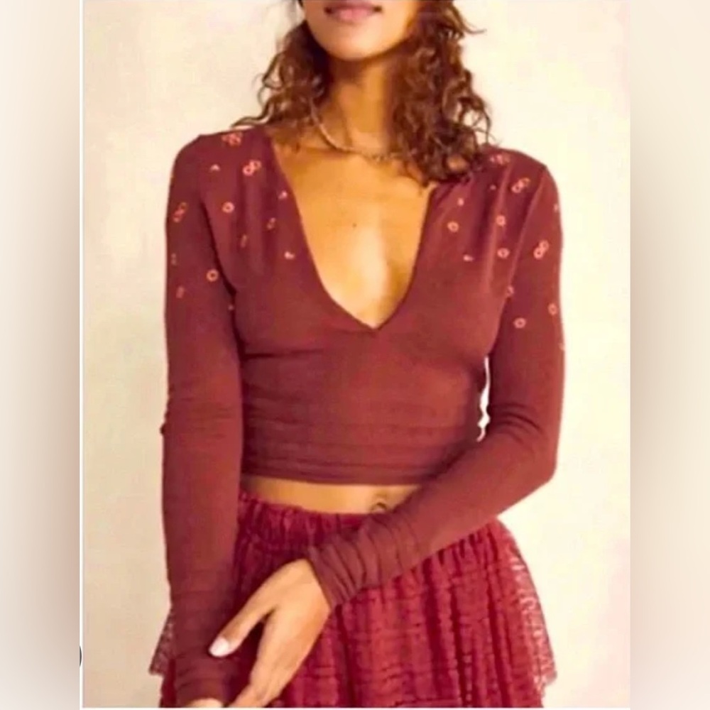 NWT Free People Cropped Sweater with Floral Embroidery size xl